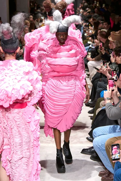 Look 18